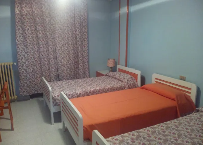 Hostal Riano 게스트하우스 *