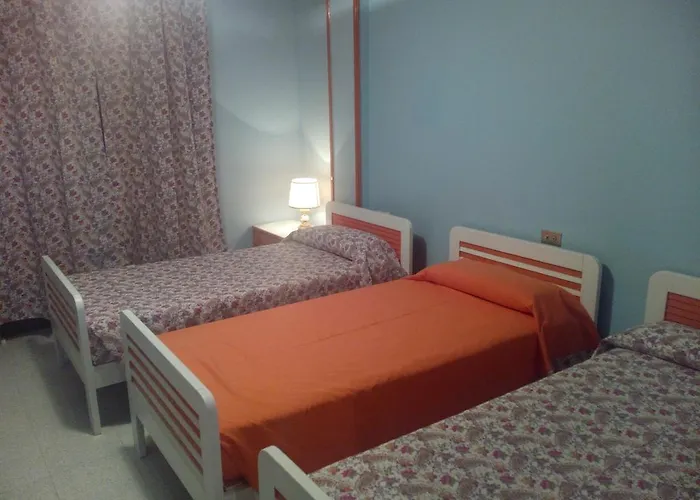 게스트하우스 Hostal Riano